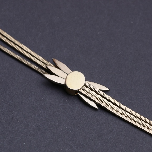 Vintage Monet Gold Tone Daisy Necklace - Picture 3 of 4